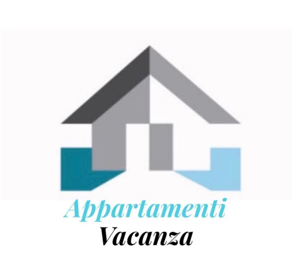 La Conchiglia A Marina Apartment มารีนาดีคาร์รารา ภายนอก รูปภาพ