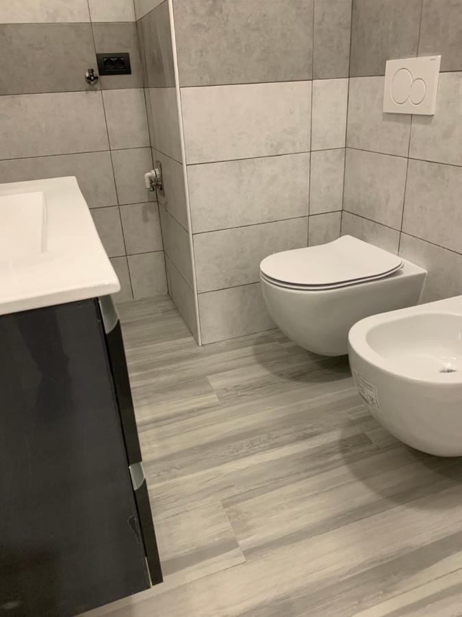La Conchiglia A Marina Apartment มารีนาดีคาร์รารา ภายนอก รูปภาพ