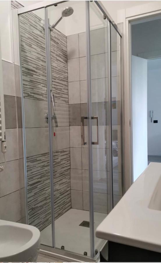 La Conchiglia A Marina Apartment มารีนาดีคาร์รารา ภายนอก รูปภาพ
