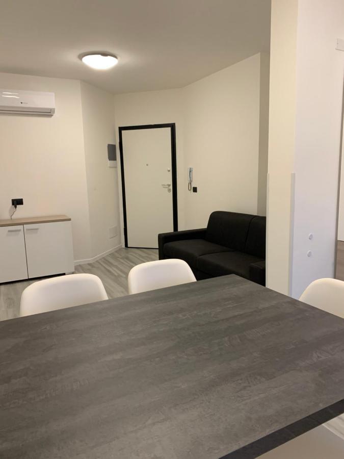 La Conchiglia A Marina Apartment มารีนาดีคาร์รารา ภายนอก รูปภาพ