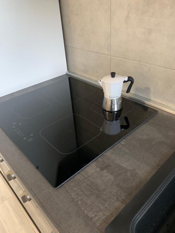 La Conchiglia A Marina Apartment มารีนาดีคาร์รารา ภายนอก รูปภาพ
