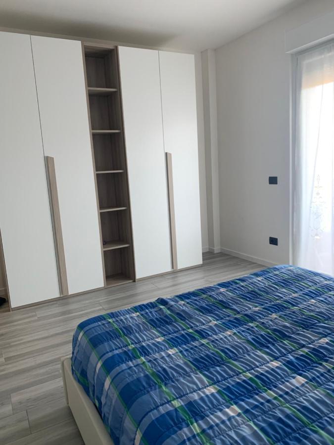 La Conchiglia A Marina Apartment มารีนาดีคาร์รารา ภายนอก รูปภาพ