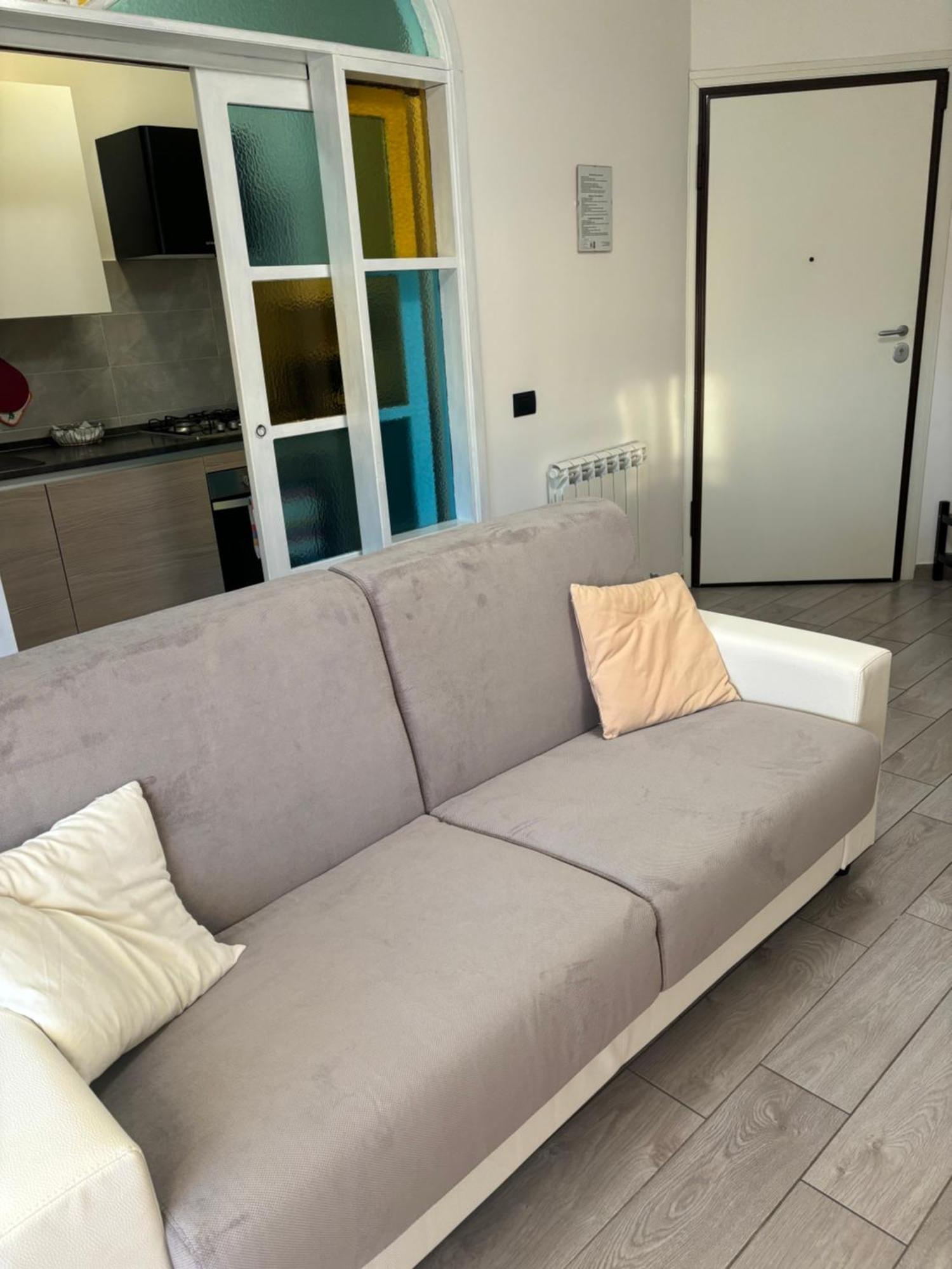 La Conchiglia A Marina Apartment มารีนาดีคาร์รารา ภายนอก รูปภาพ