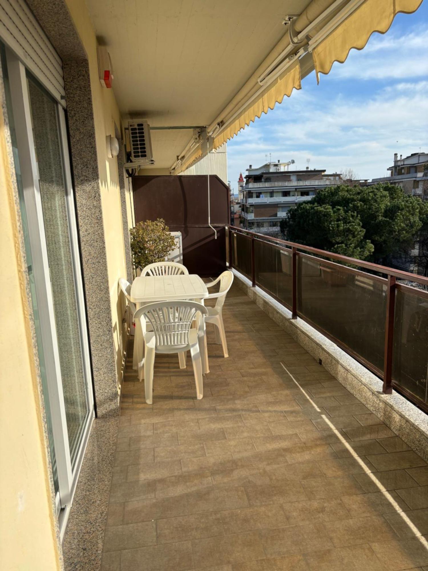 La Conchiglia A Marina Apartment มารีนาดีคาร์รารา ภายนอก รูปภาพ